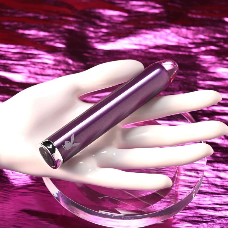 Transformez vos moments intimes en une expérience luxueuse et captivante avec le Vibrateur Améthyste Açaï.